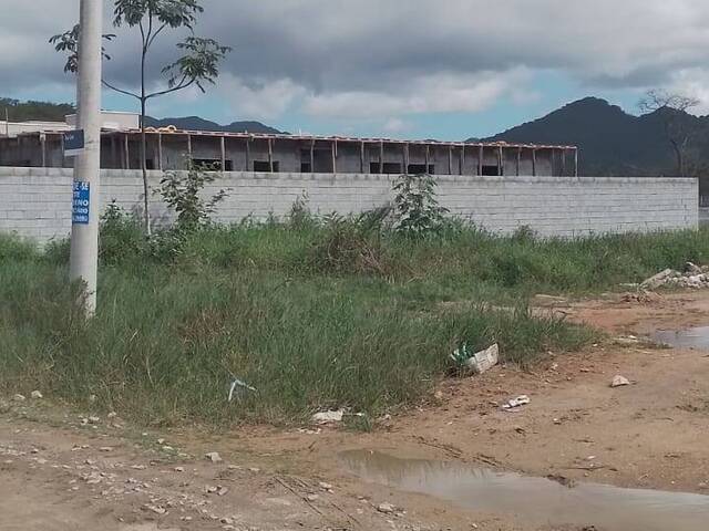 Terreno para Venda em Caraguatatuba - 2