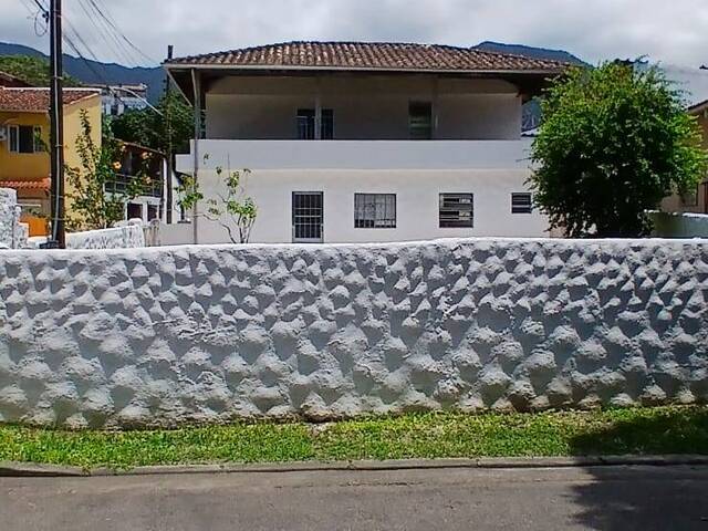 Casa para Venda em Caraguatatuba - 2