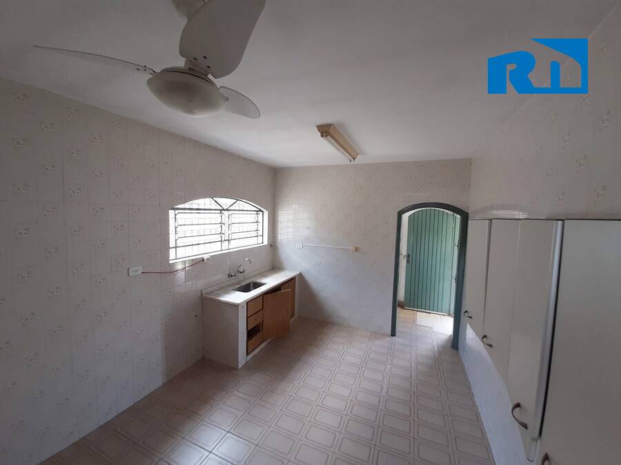 Casa à venda com 2 quartos, 300m² - Foto 6