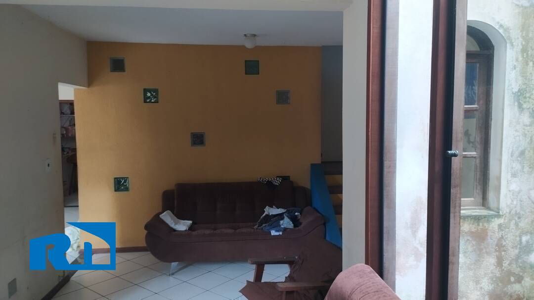 Casa à venda com 5 quartos, 200m² - Foto 10