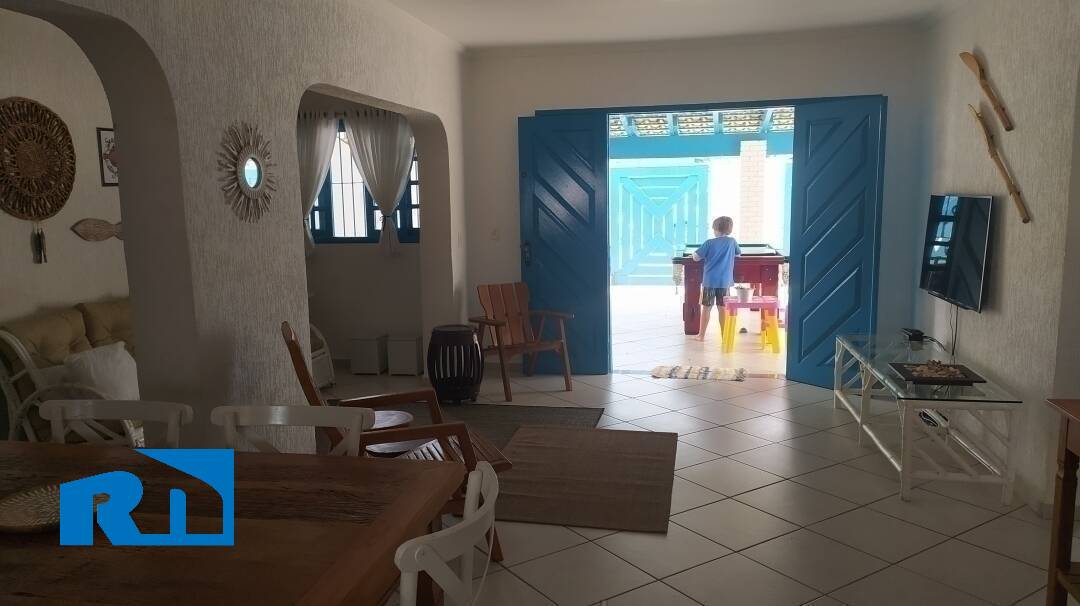 Casa à venda com 3 quartos, 190m² - Foto 2