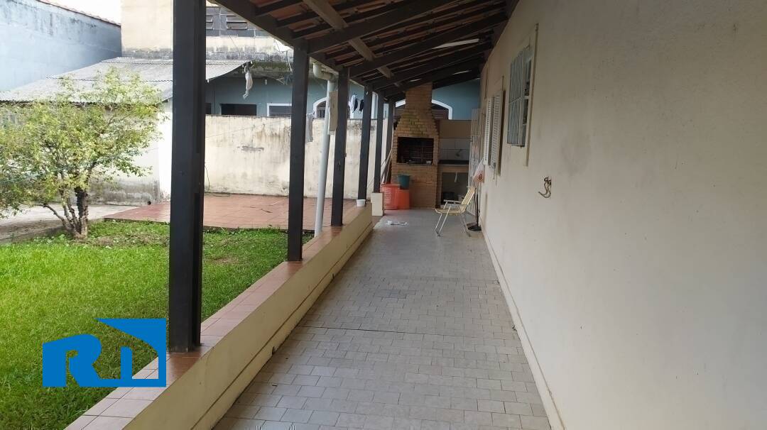 Casa à venda com 4 quartos, 250m² - Foto 2