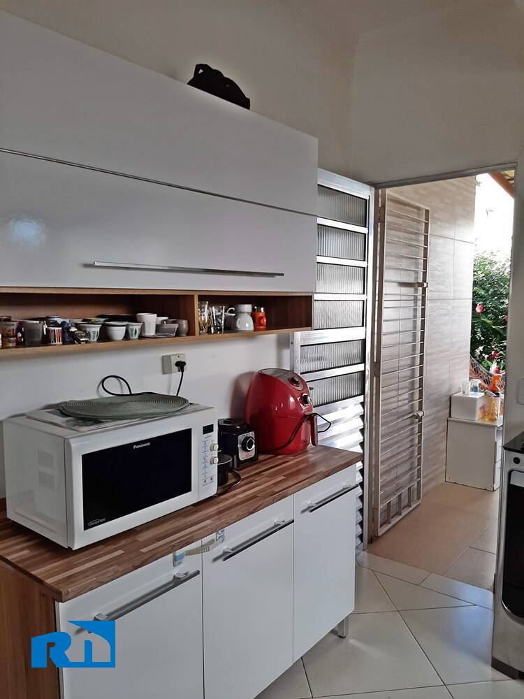 Casa à venda com 3 quartos, 300m² - Foto 6