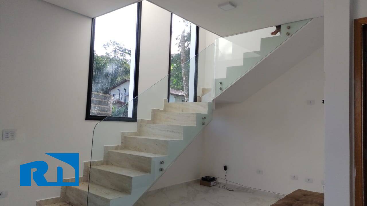 Casa à venda com 3 quartos, 142m² - Foto 2