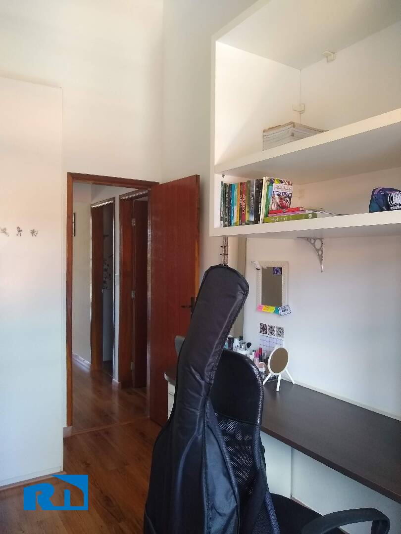 Casa à venda com 5 quartos, 300m² - Foto 3