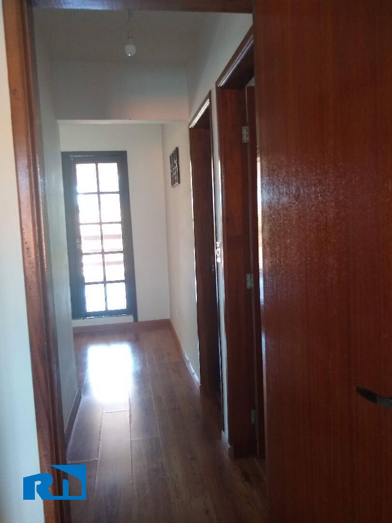 Casa à venda com 5 quartos, 300m² - Foto 11