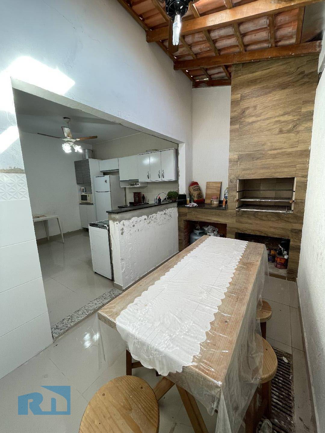 Casa à venda com 2 quartos, 80m² - Foto 10