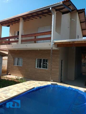 Casa à venda com 4 quartos, 230m² - Foto 1