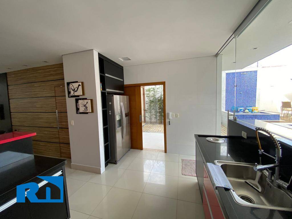 Casa à venda com 3 quartos, 462m² - Foto 4