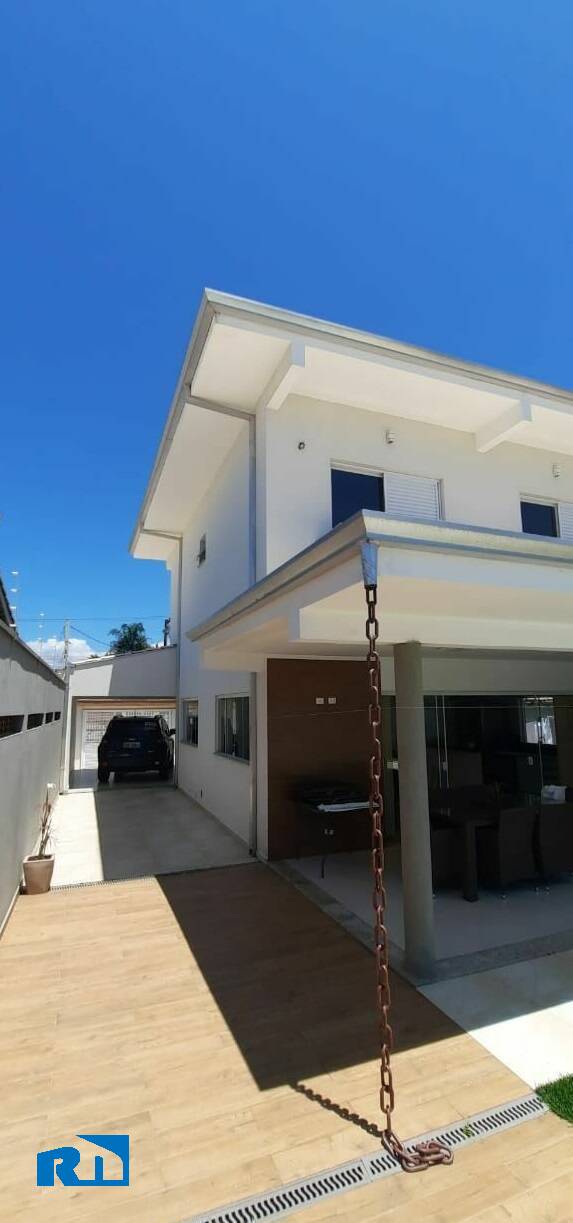 Casa à venda com 4 quartos, 300m² - Foto 31