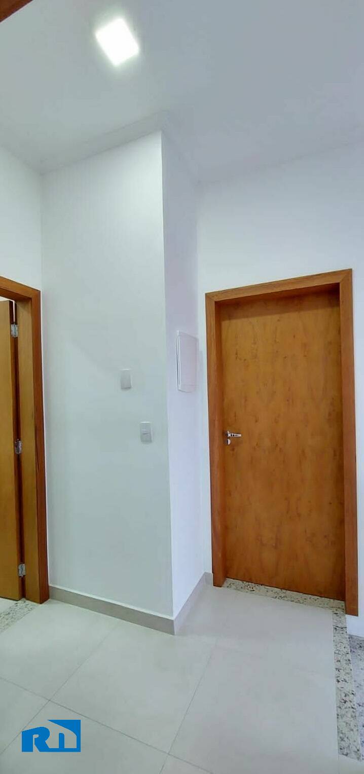 Casa à venda com 4 quartos, 300m² - Foto 15