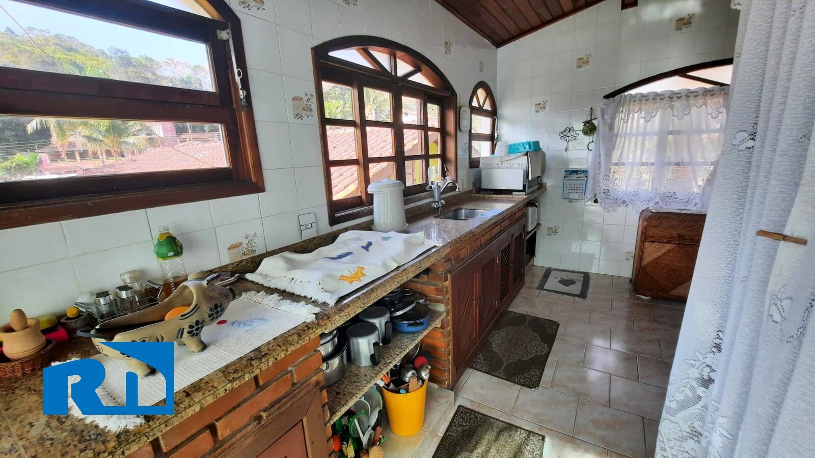 Casa à venda com 8 quartos, 650m² - Foto 13