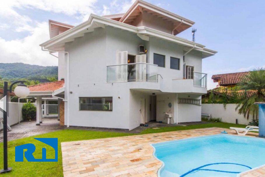 Casa à venda com 4 quartos, 650m² - Foto 1