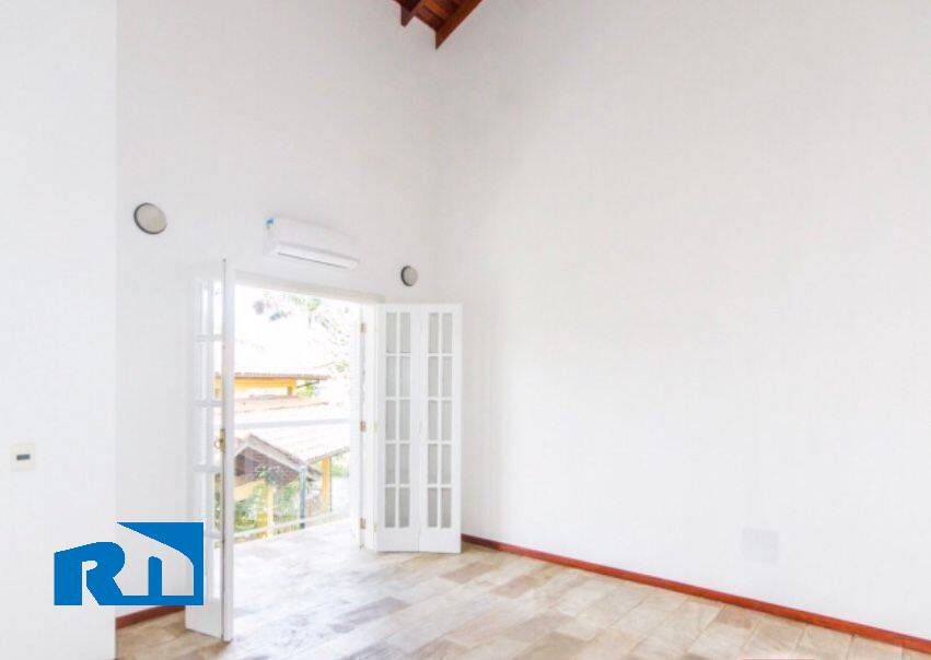 Casa à venda com 4 quartos, 650m² - Foto 14