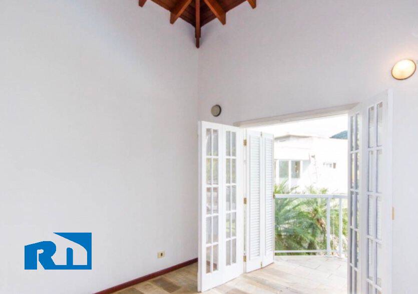 Casa à venda com 4 quartos, 650m² - Foto 18