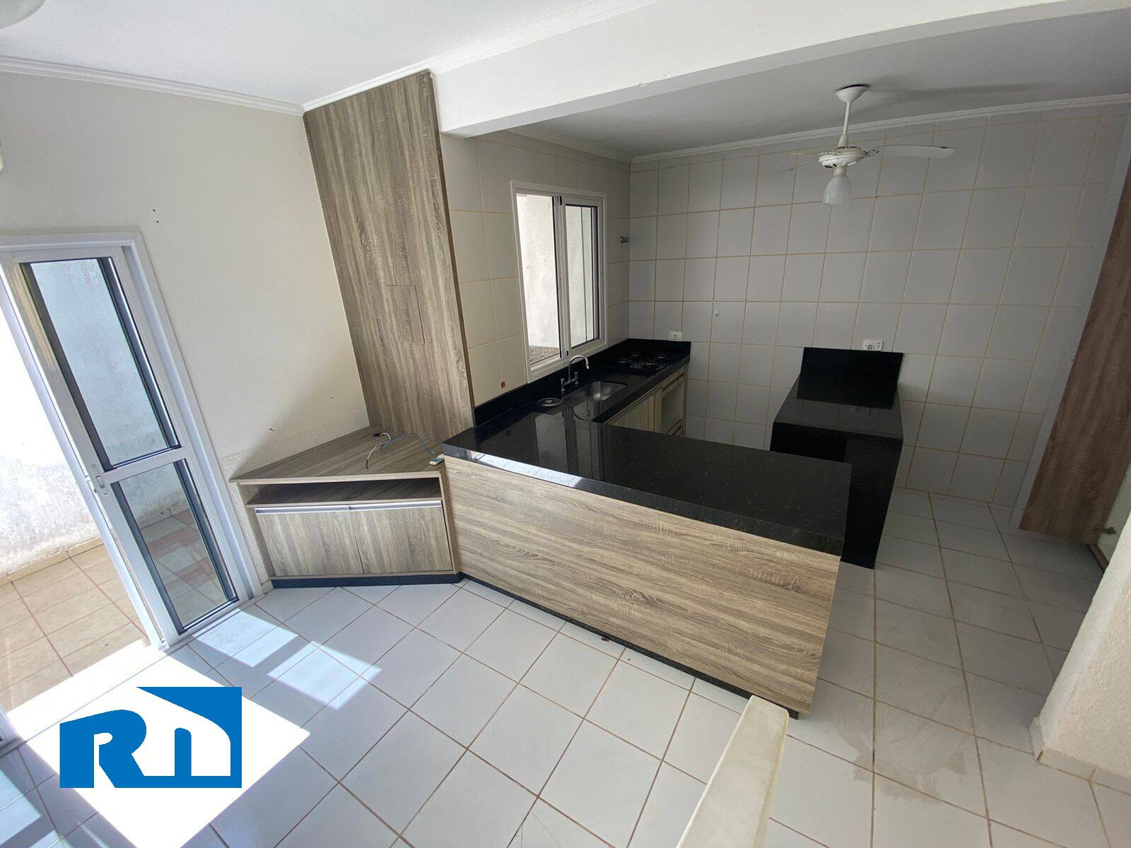 Casa à venda com 2 quartos, 80m² - Foto 4