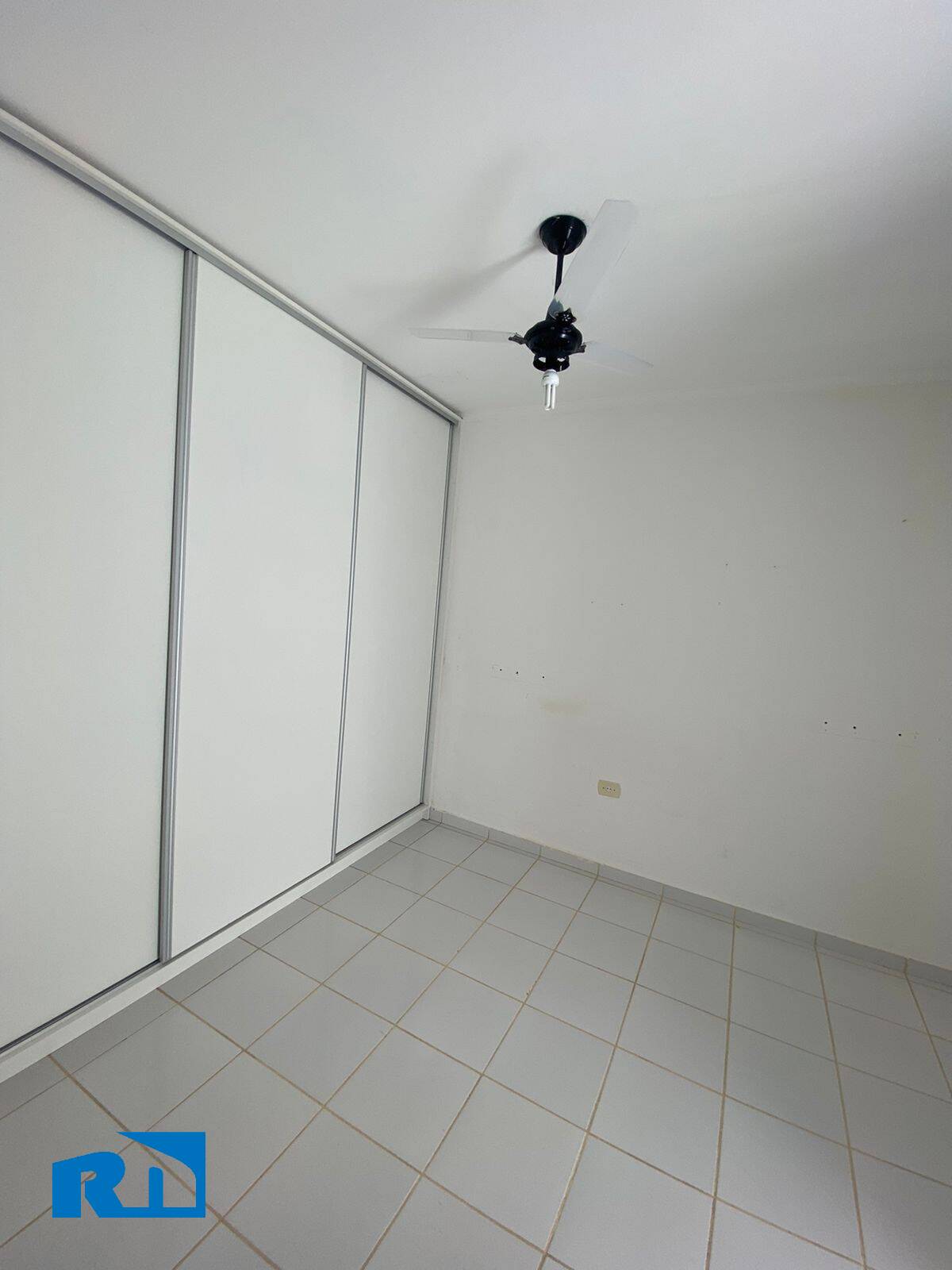 Casa à venda com 2 quartos, 80m² - Foto 11