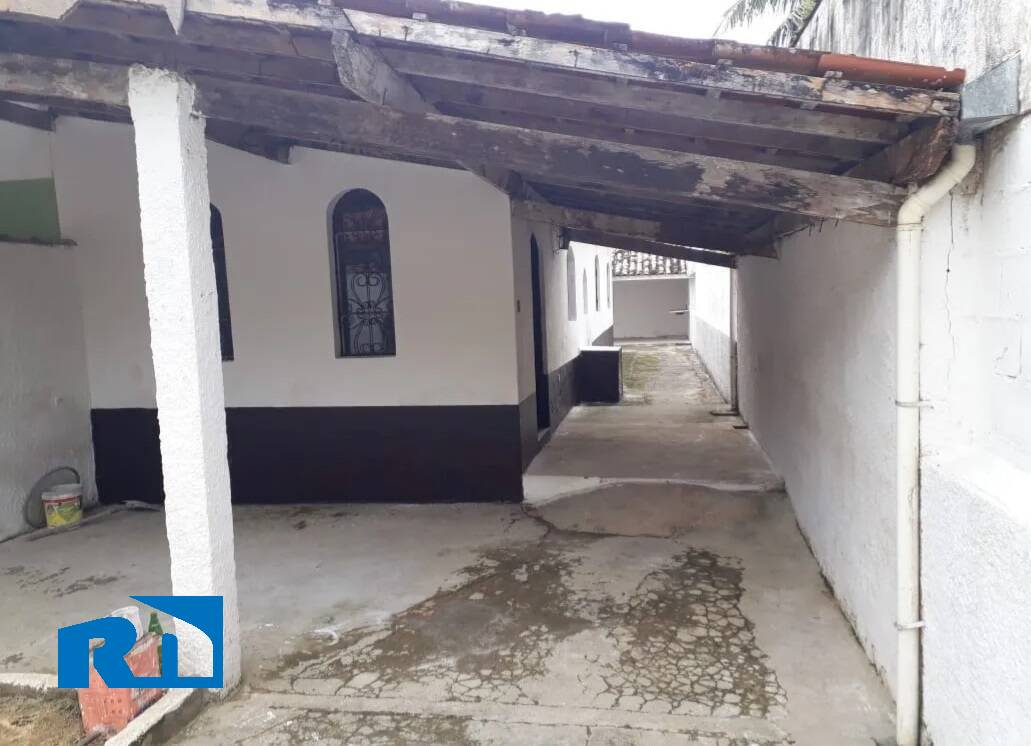 Casa à venda com 2 quartos, 100m² - Foto 2