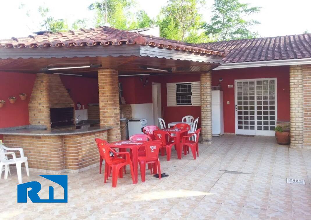 Casa à venda com 3 quartos, 300m² - Foto 2