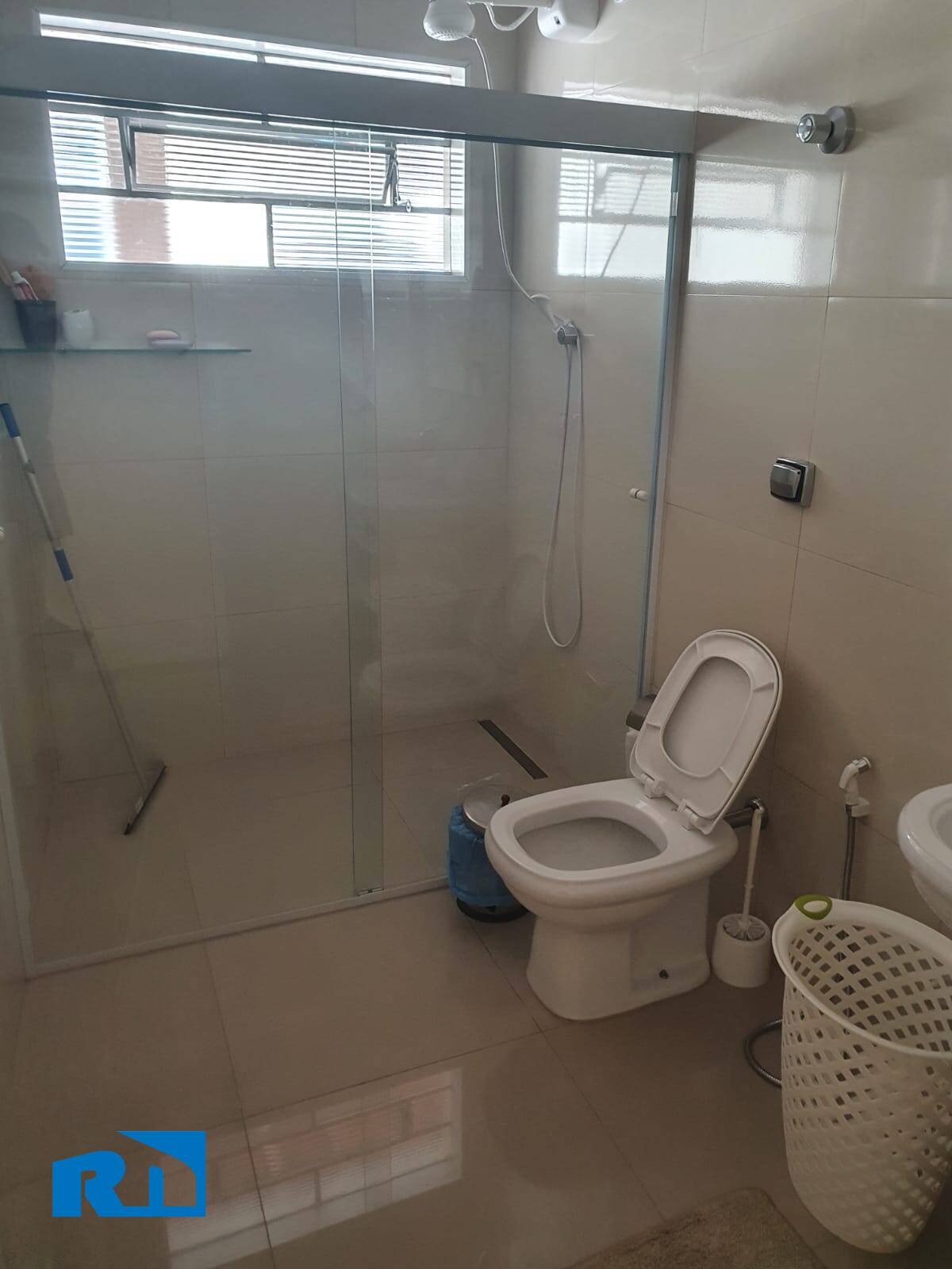 Casa à venda com 6 quartos, 200m² - Foto 28