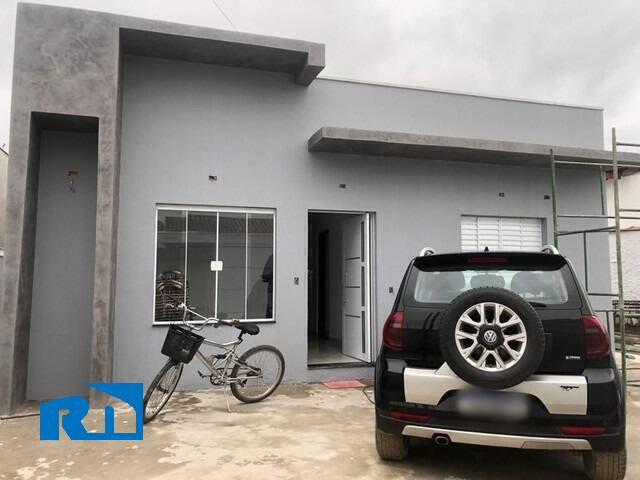 Casa à venda com 3 quartos, 200m² - Foto 2