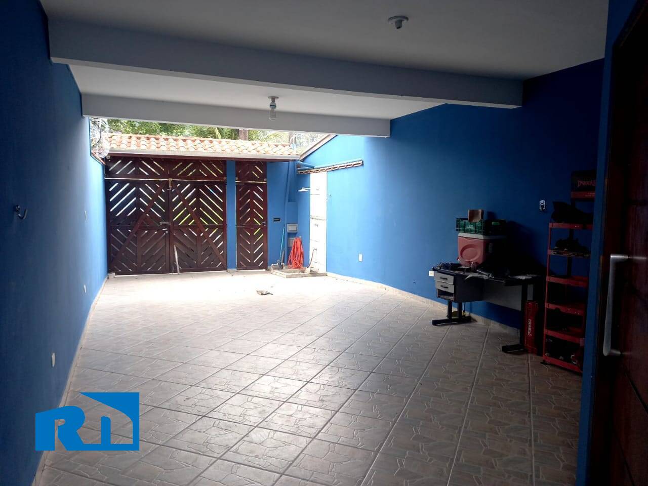 Casa à venda com 3 quartos, 200m² - Foto 1