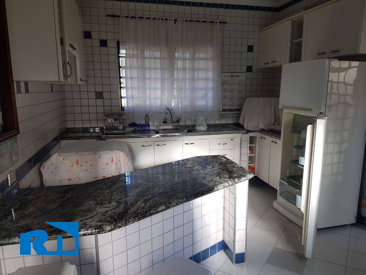 Casa à venda com 5 quartos, 200m² - Foto 9