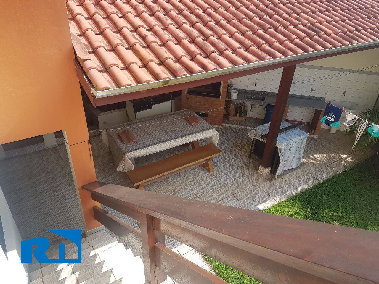 Casa à venda com 5 quartos, 200m² - Foto 27