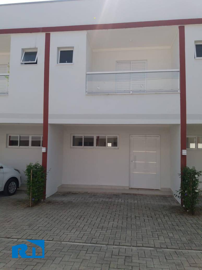 Casa à venda com 2 quartos, 96m² - Foto 1