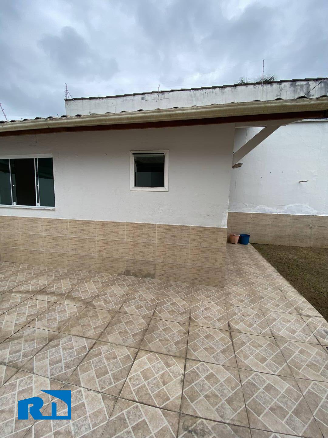 Casa à venda com 4 quartos, 240m² - Foto 2