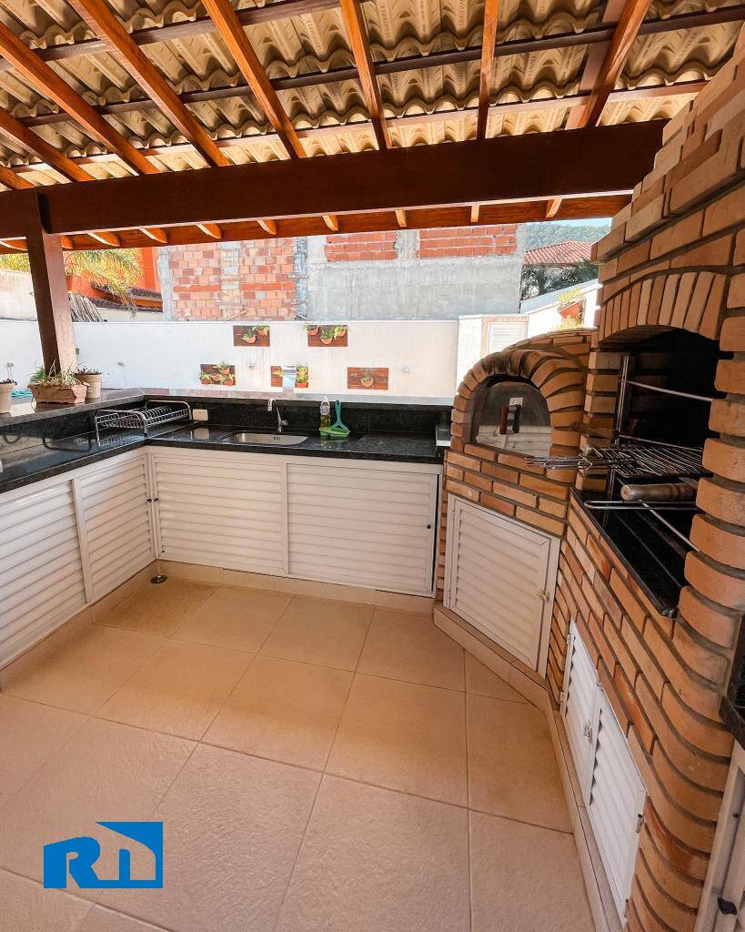 Casa à venda com 4 quartos, 220m² - Foto 15