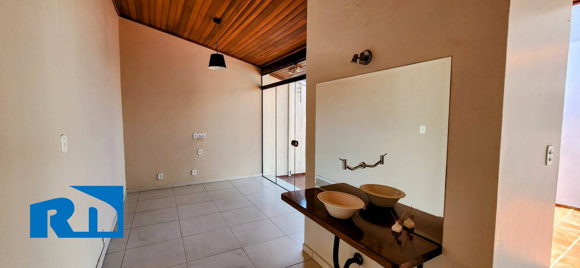 Casa à venda com 4 quartos, 250m² - Foto 29