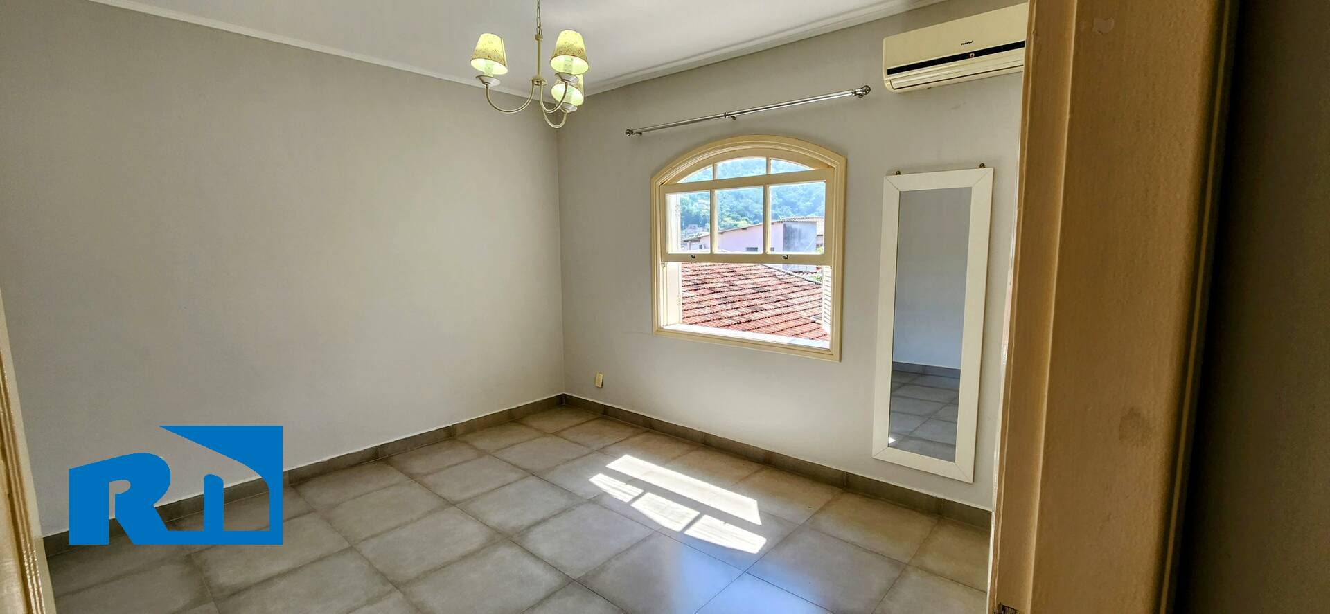 Casa à venda com 4 quartos, 250m² - Foto 17