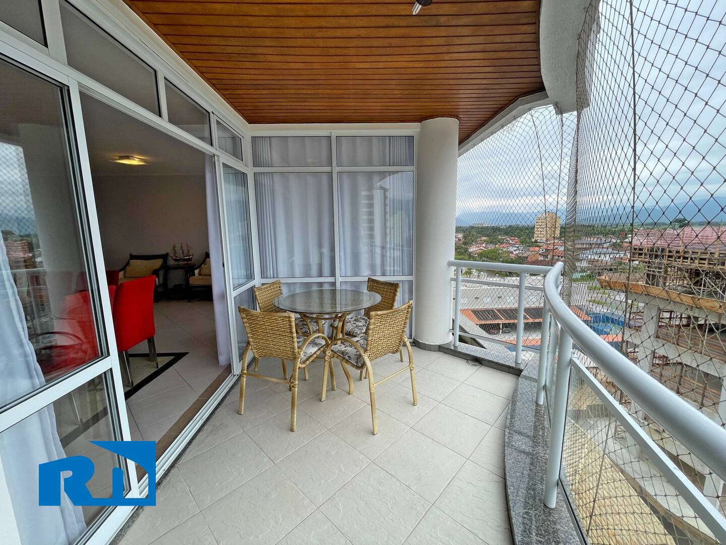 Apartamento à venda com 3 quartos, 118m² - Foto 2