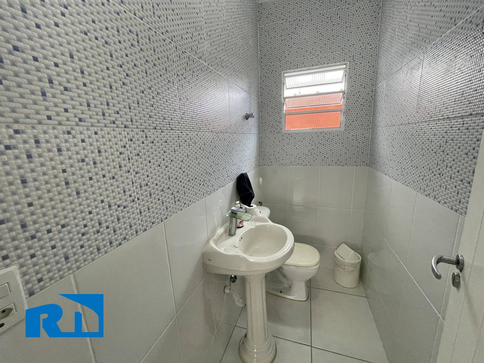 Casa à venda com 4 quartos, 300m² - Foto 17