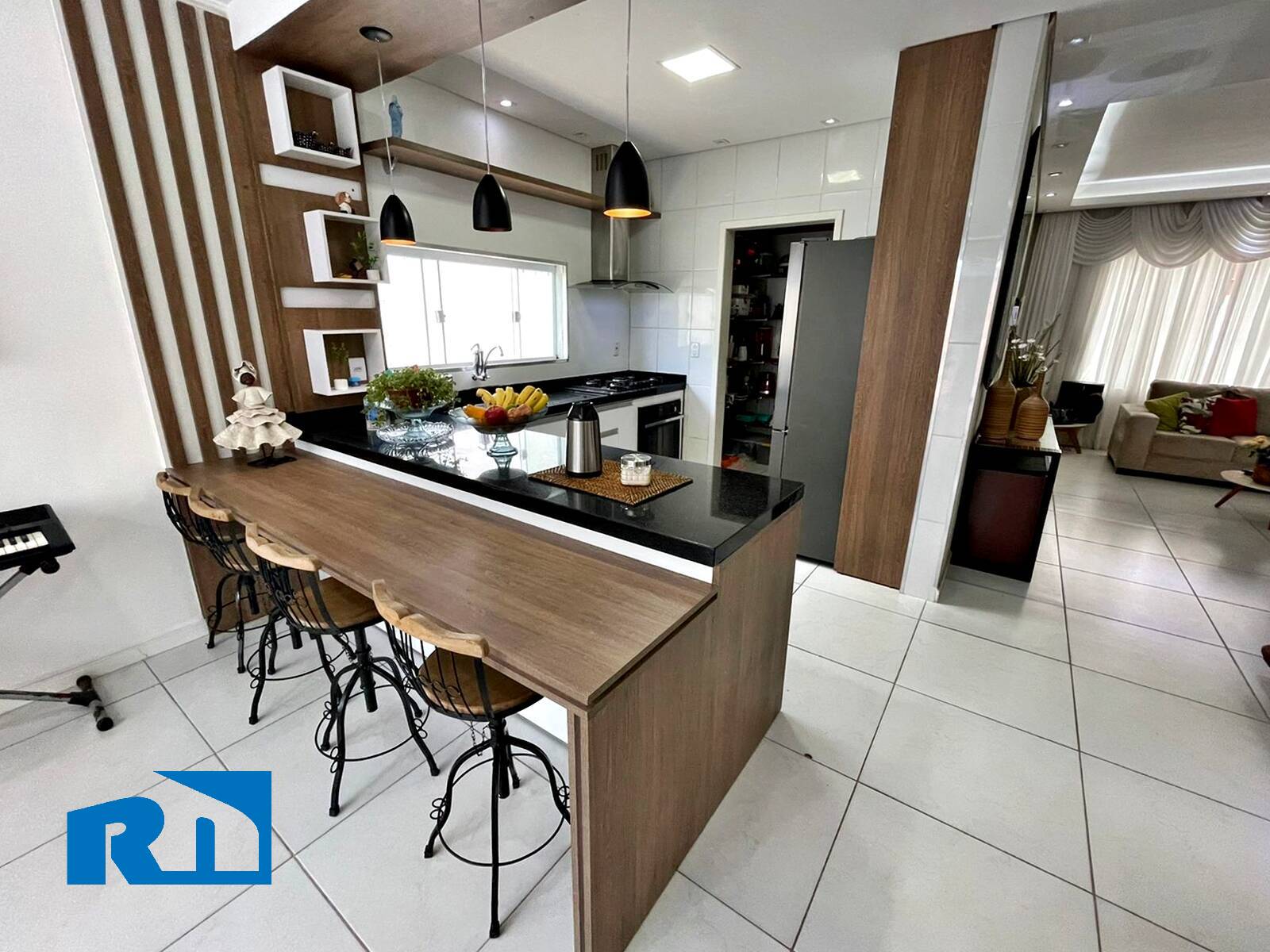 Casa à venda com 4 quartos, 300m² - Foto 14