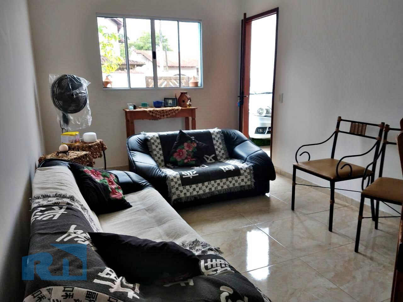 Casa à venda com 2 quartos, 99m² - Foto 2