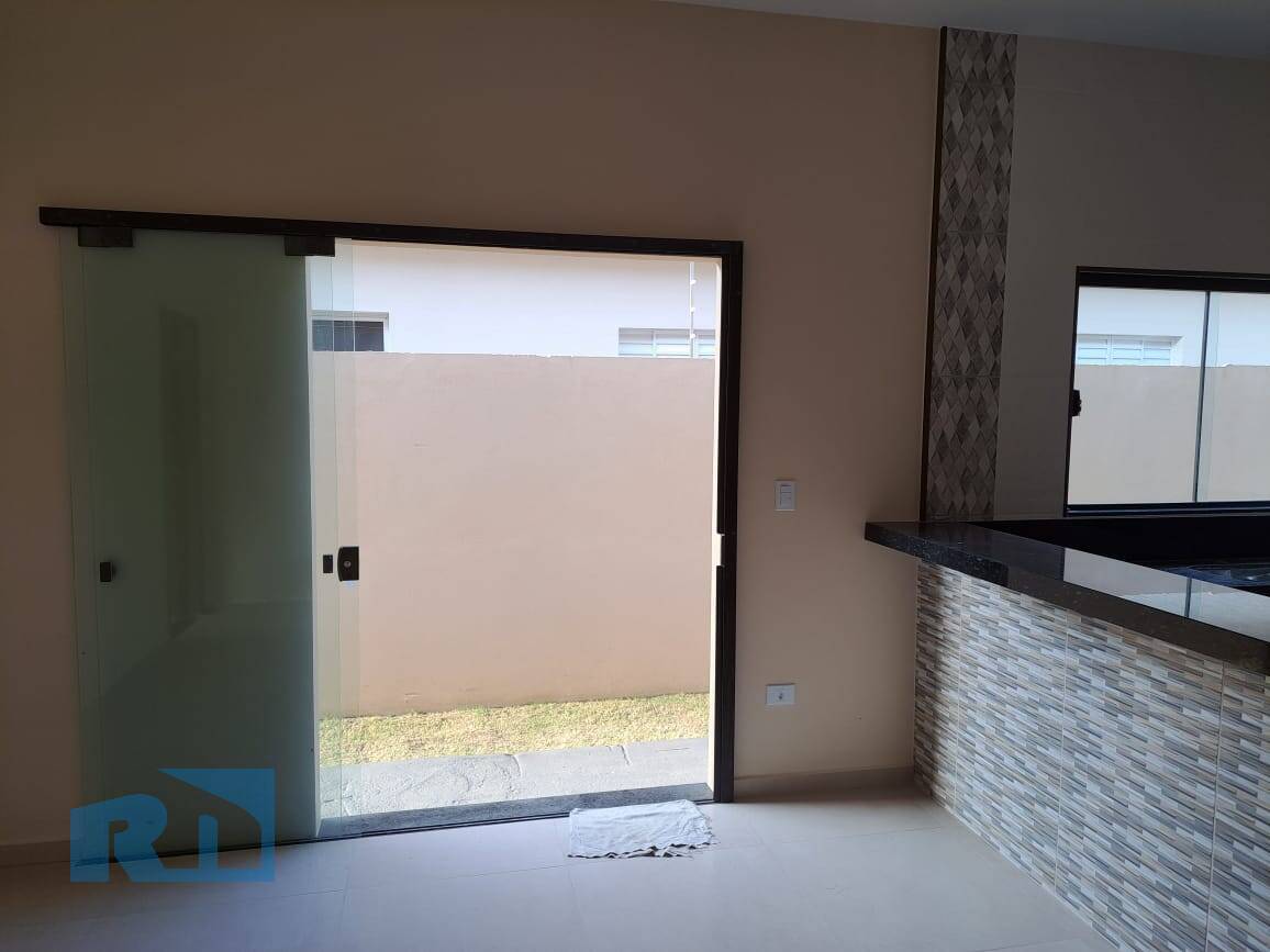 Casa à venda com 2 quartos, 140m² - Foto 4