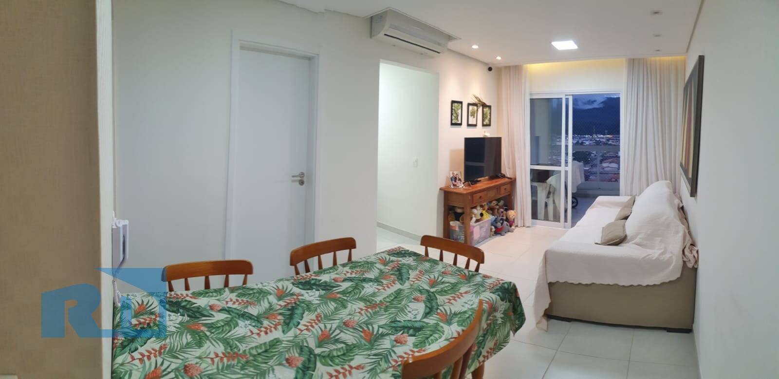 Apartamento à venda com 2 quartos, 67m² - Foto 4