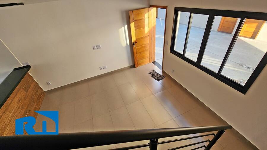 Casa à venda com 2 quartos, 88m² - Foto 2