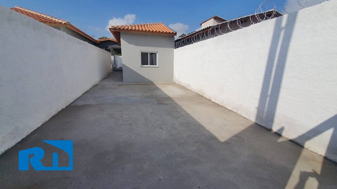 Casa à venda com 2 quartos, 156m² - Foto 2