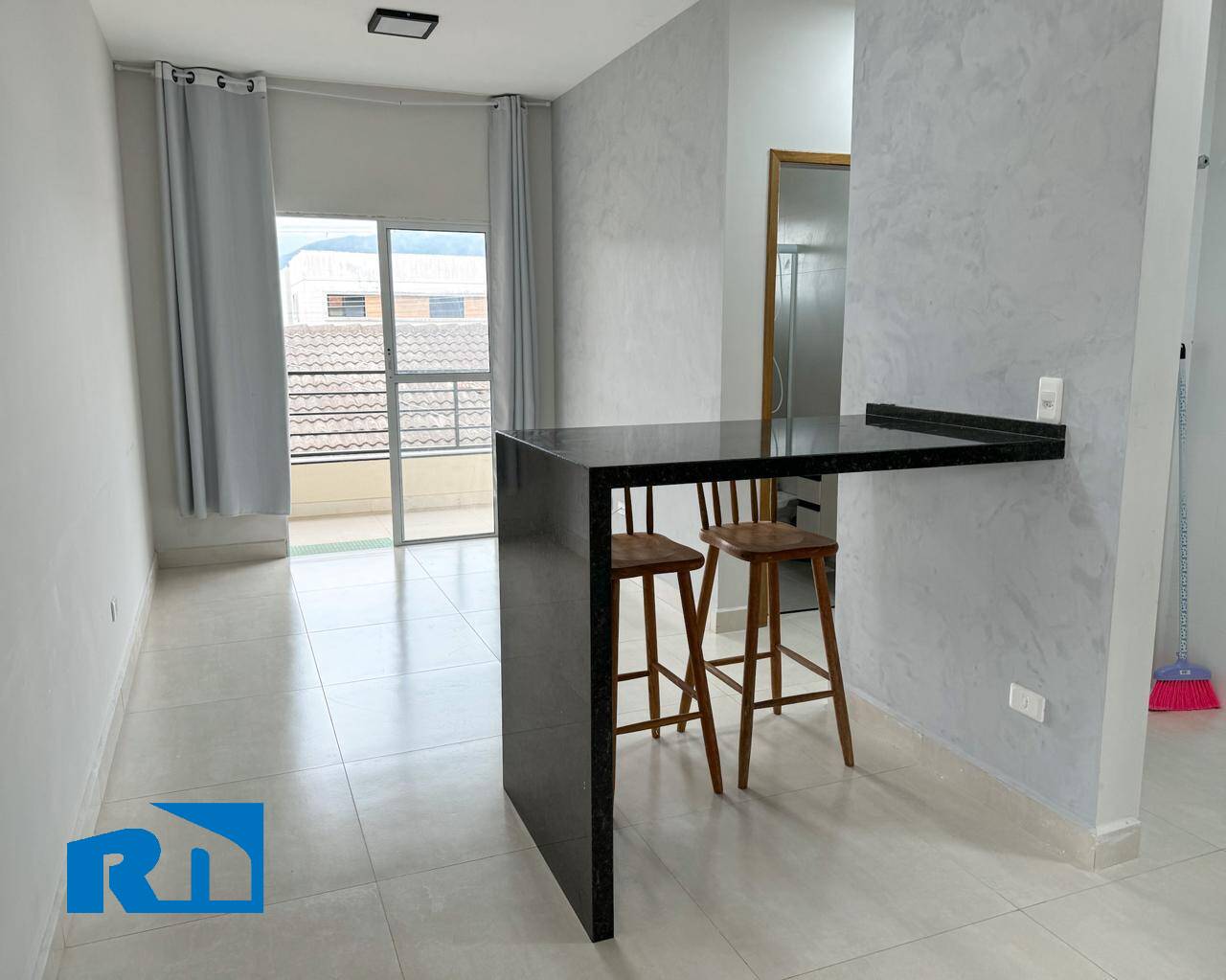 Apartamento à venda com 2 quartos, 64m² - Foto 2