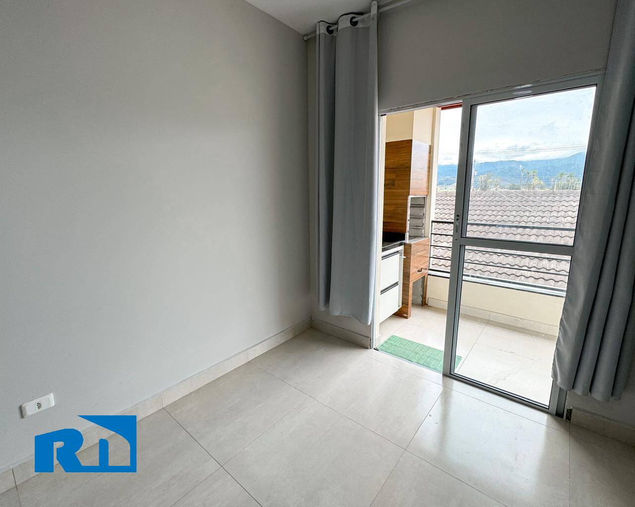 Apartamento à venda com 2 quartos, 64m² - Foto 4