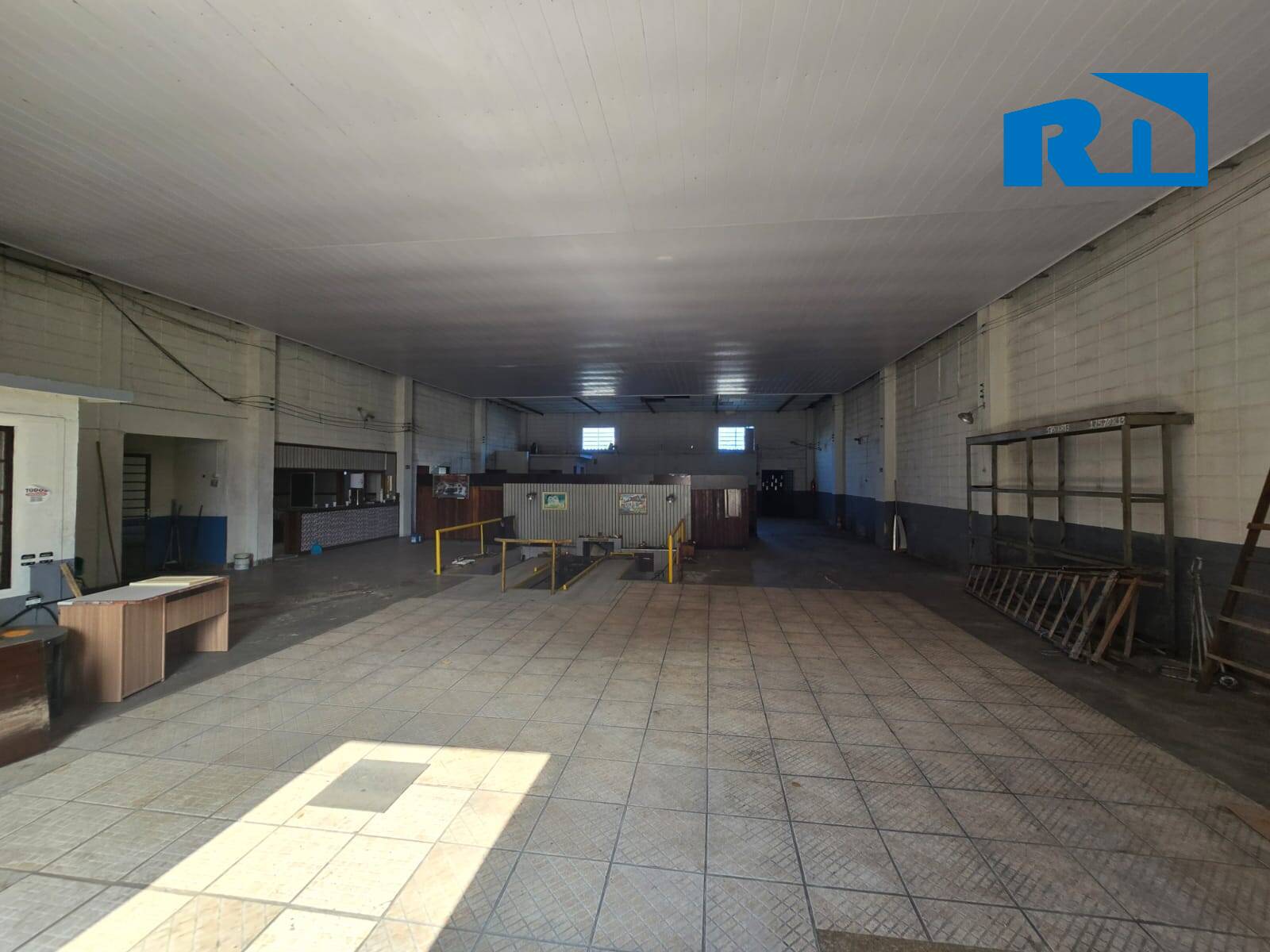 Depósito-Galpão-Armazém à venda e aluguel, 700m² - Foto 5