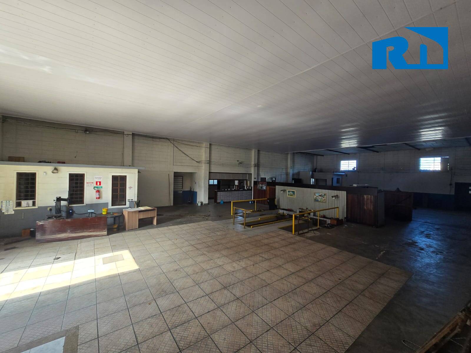 Depósito-Galpão-Armazém à venda e aluguel, 700m² - Foto 6