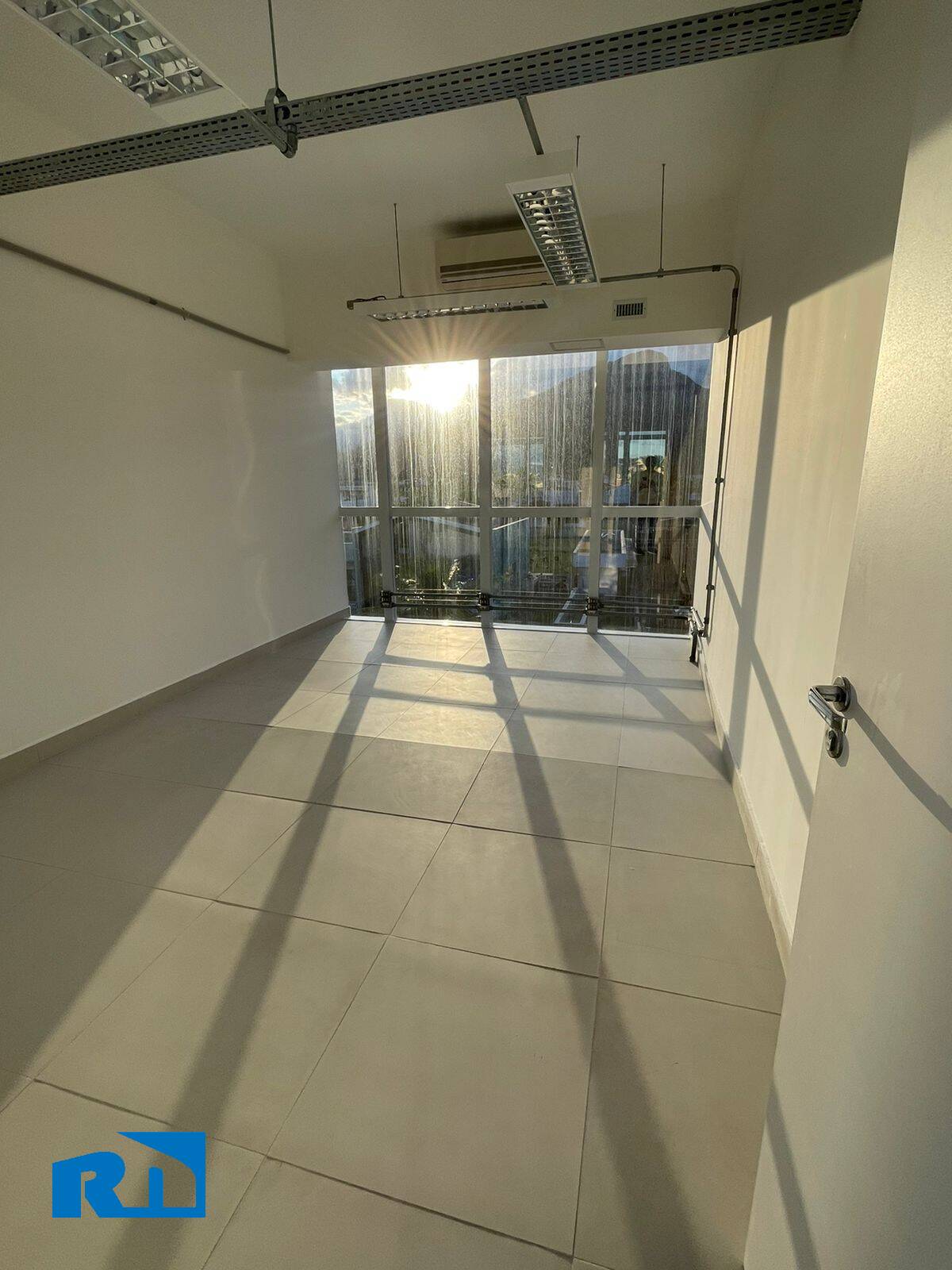 Prédio Inteiro para alugar, 997m² - Foto 4